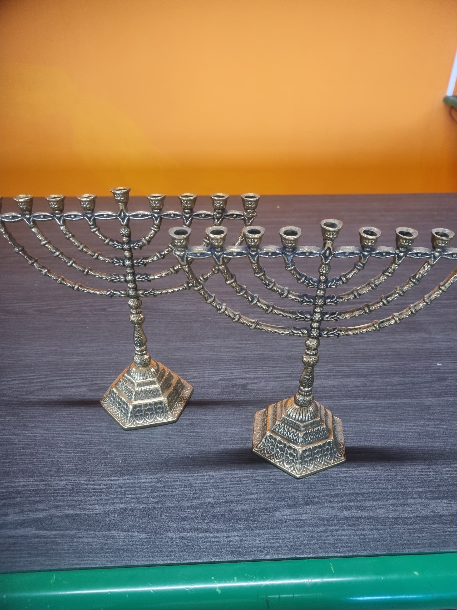 Candelabro rituale in ottone — Oggettistica usato a Vicenza, Mercatino di Daria (foto 1)