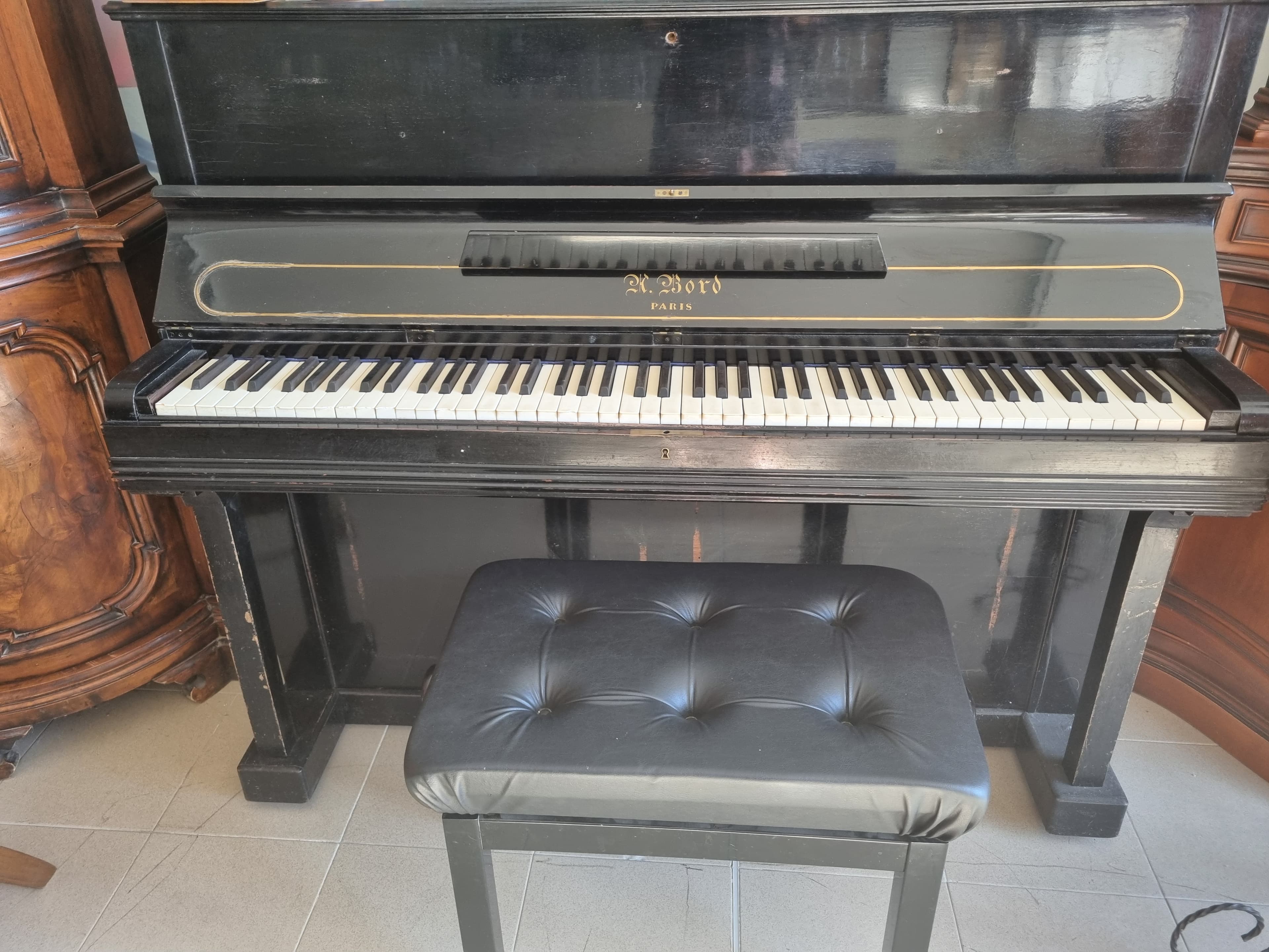 Pianoforte verticale antico Bord — Collezionismo usato a Vicenza