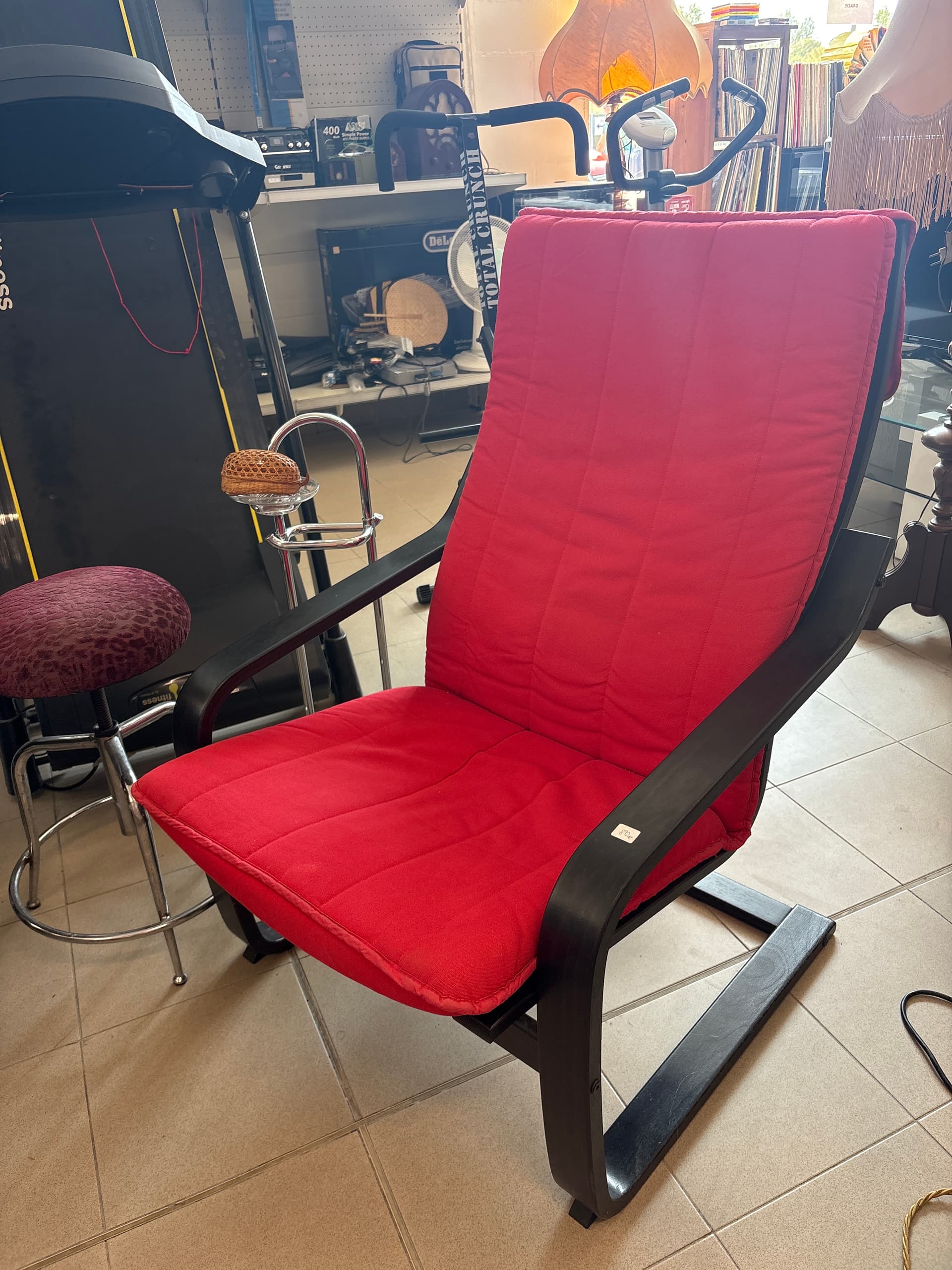 Poltrona relax moderna rossa — Divani e poltrone usato a Vicenza, Mercatino di Daria (foto 1)