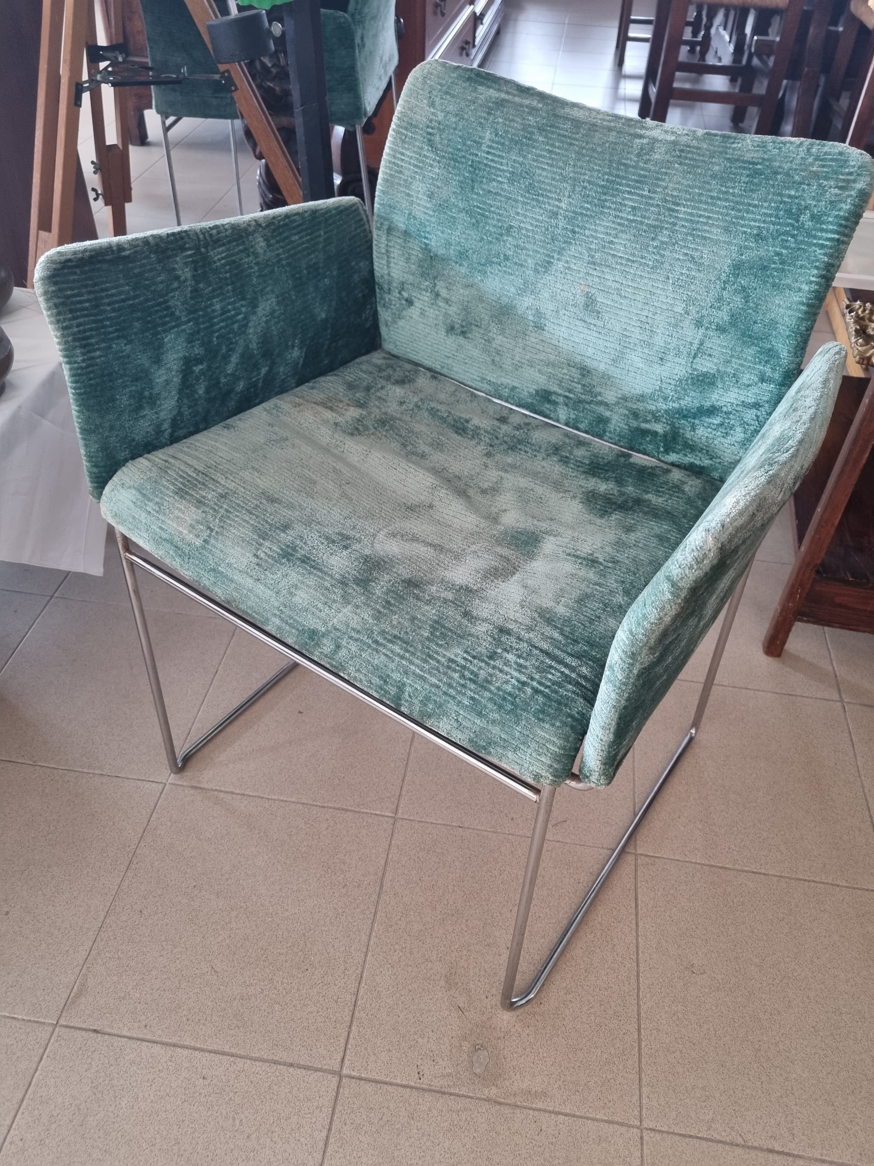 Poltroncina in velluto verde — Divani e poltrone usato a Vicenza