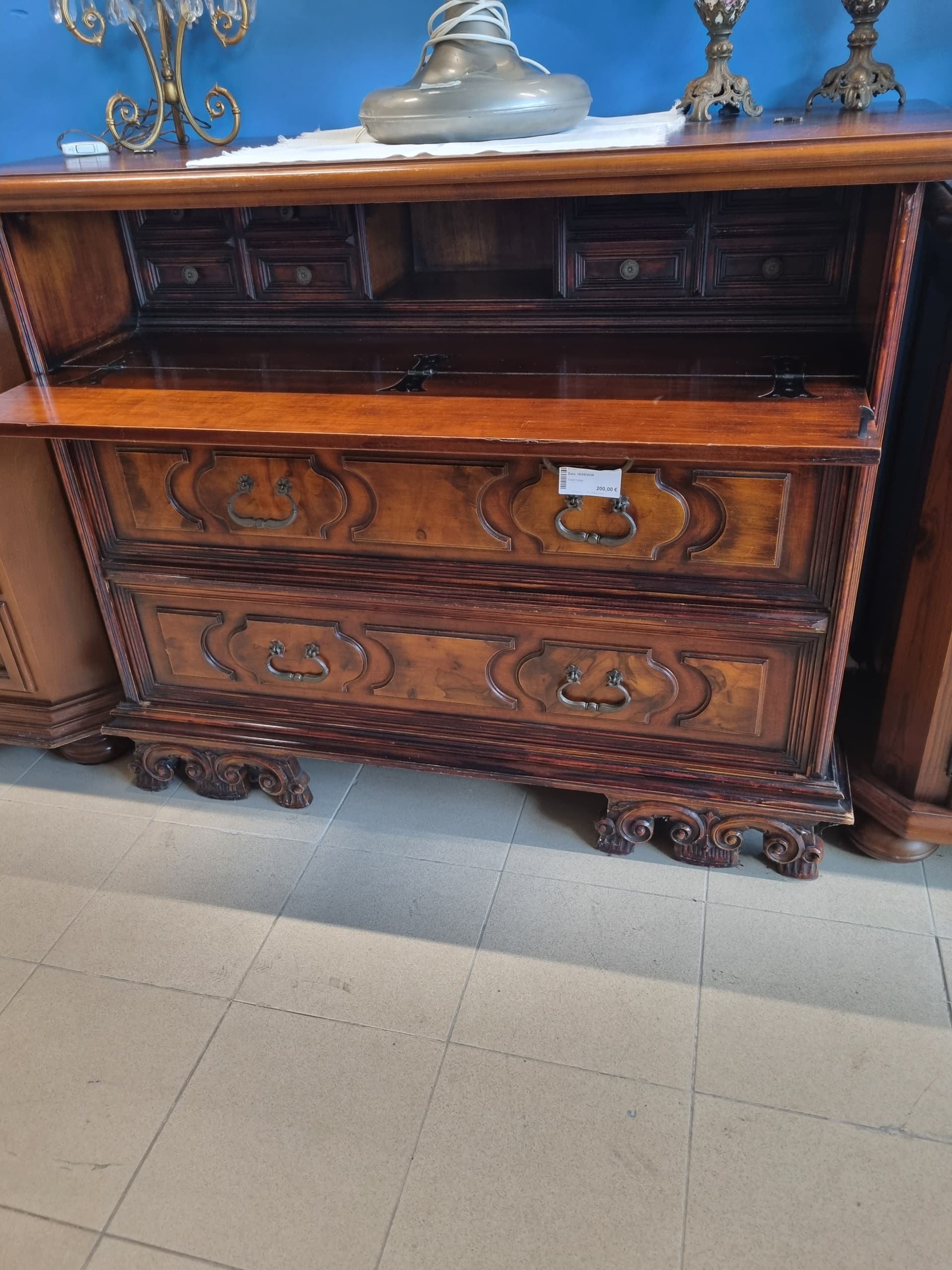 Scrivania secretaire d'epoca in legno — Antiquariato usato a Vicenza, Mercatino di Daria (foto 1)