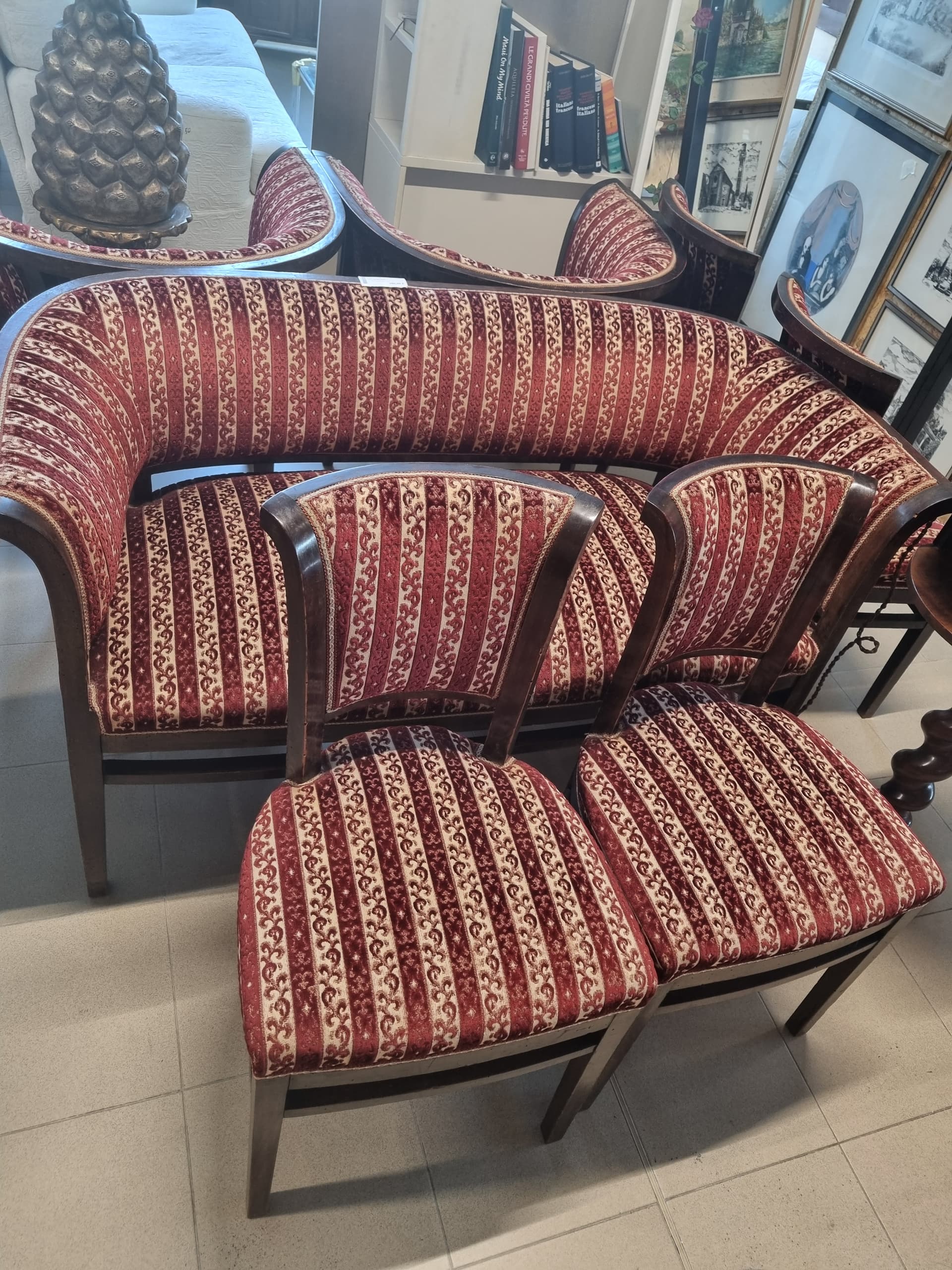 Set divanetto e sedie vintage — Divani e poltrone usato a Vicenza, Mercatino di Daria (foto 1)