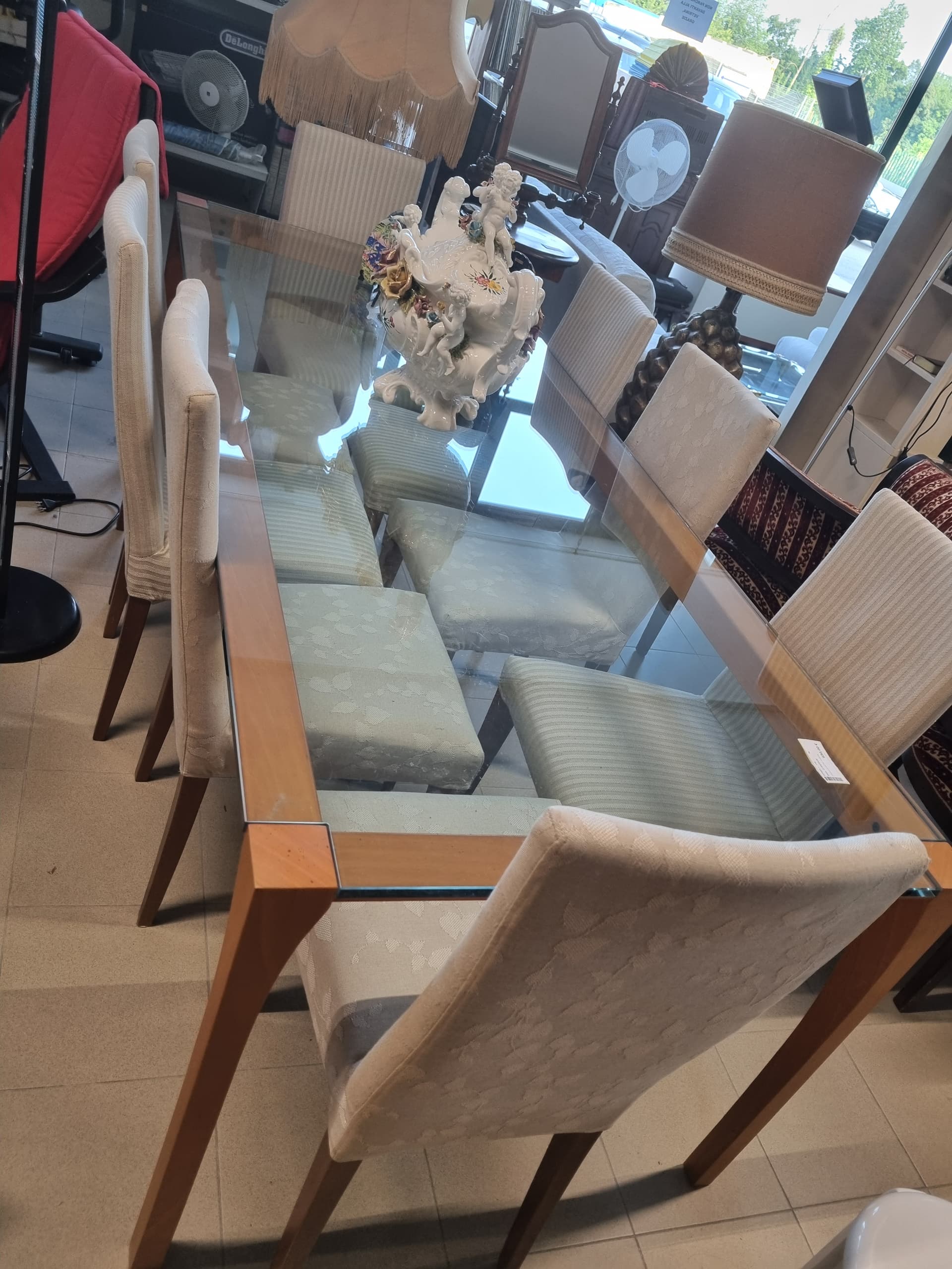 Tavolo da pranzo in vetro e legno +8 sedie  — Tavoli e sedie usato a Vicenza, Mercatino di Daria (foto 1)