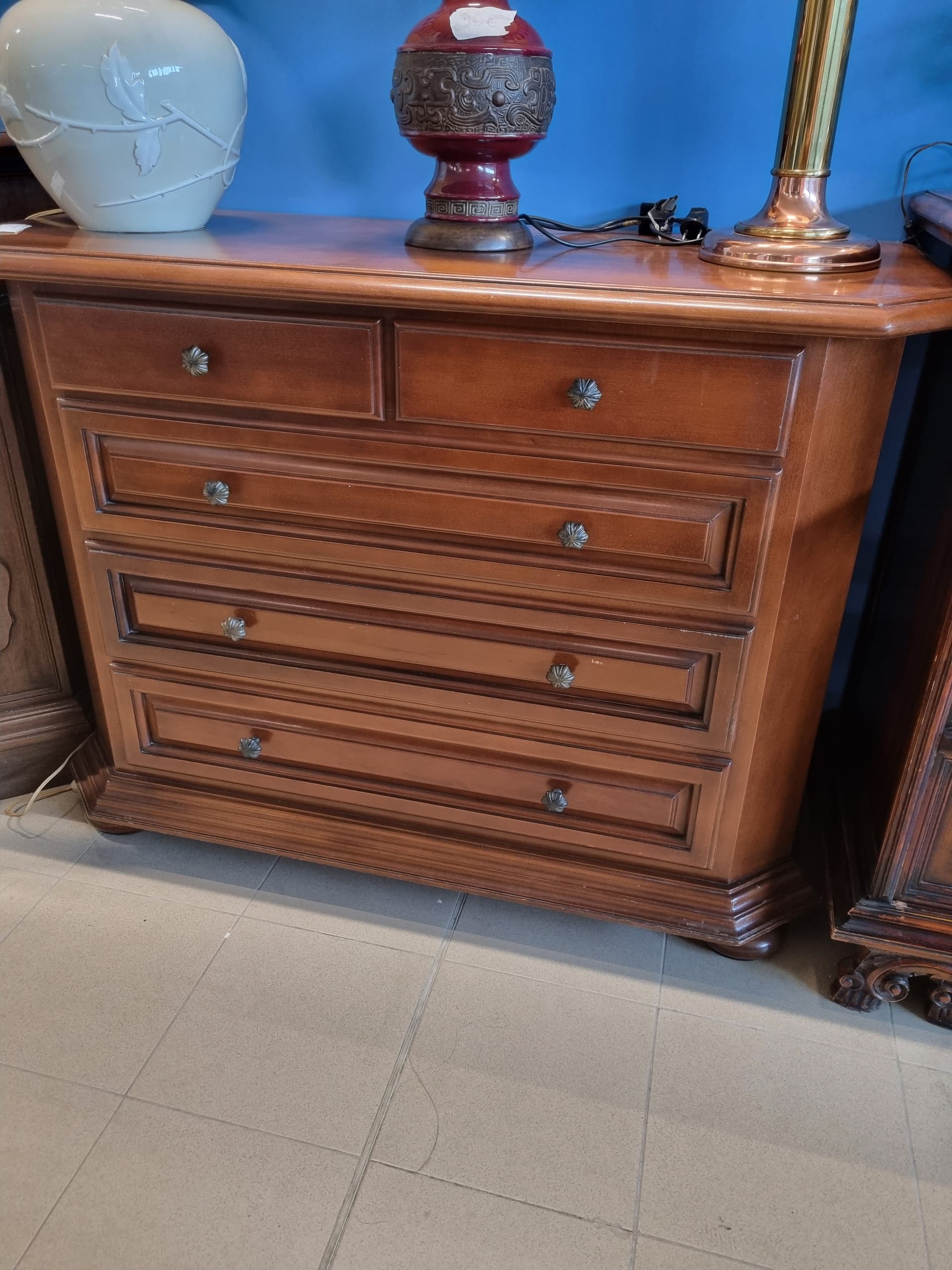 Comò classico in legno massello — Camere da letto usato a Vicenza, Mercatino di Daria (foto 1)