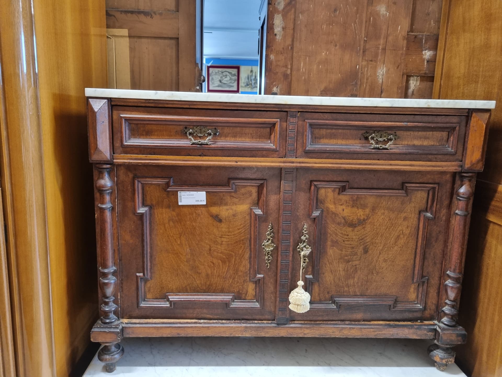 Credenza antica con piano in marmo — Antiquariato usato a Vicenza, Mercatino di Daria (foto 1)