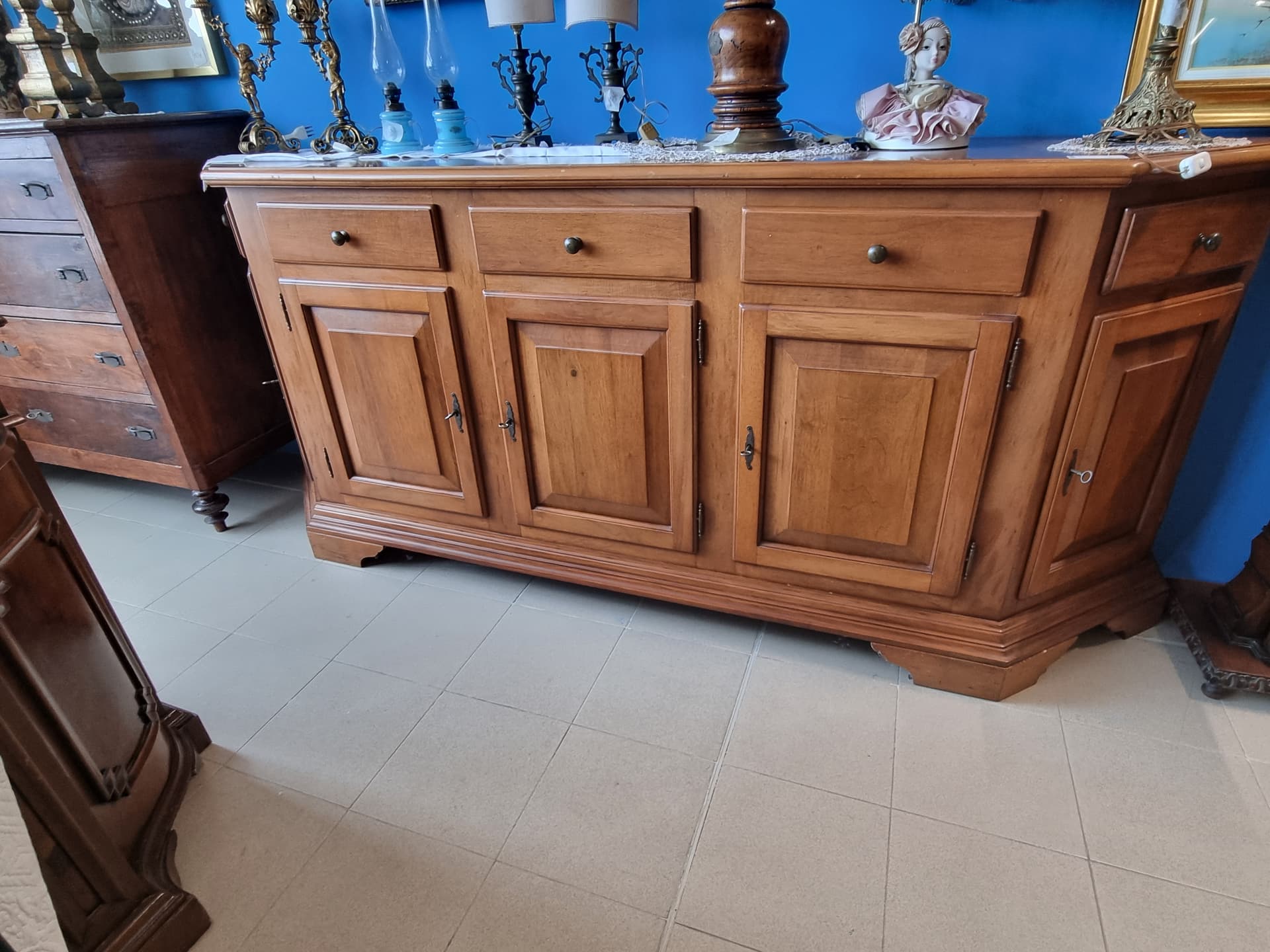 Credenza classica in legno — Soggiorni usato a Vicenza, Mercatino di Daria (foto 1)