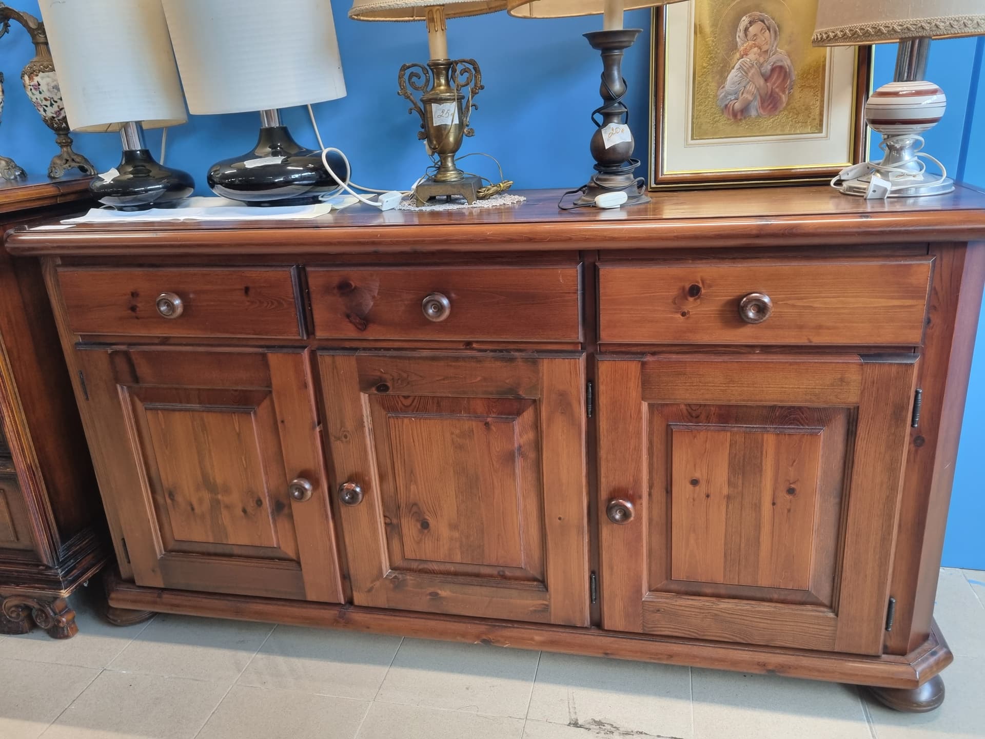Credenza classica in legno — Soggiorni usato a Vicenza, Mercatino di Daria (foto 1)