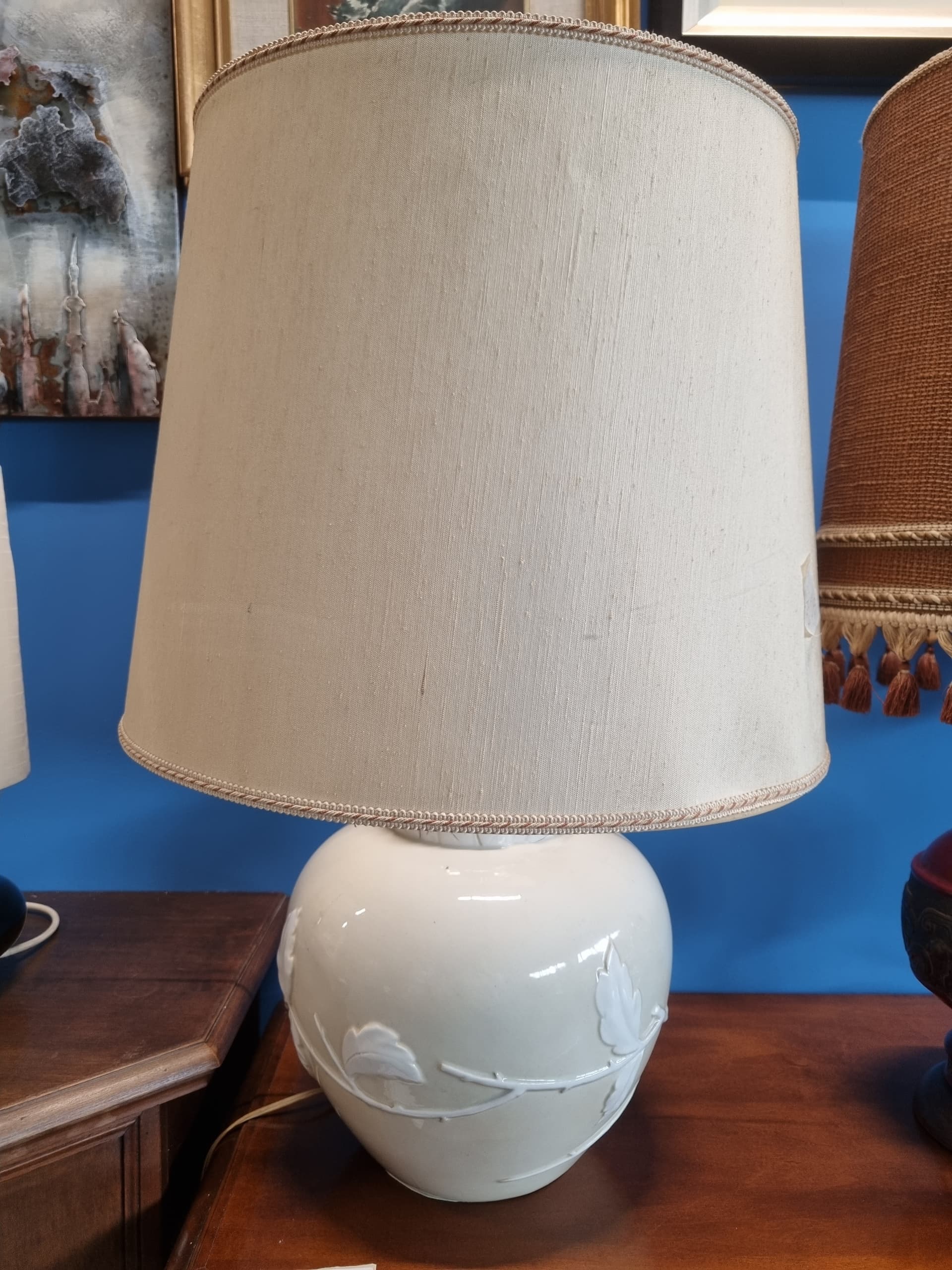 Lampada da tavolo in ceramica bianca — Illuminazione usato a Vicenza, Mercatino di Daria (foto 1)