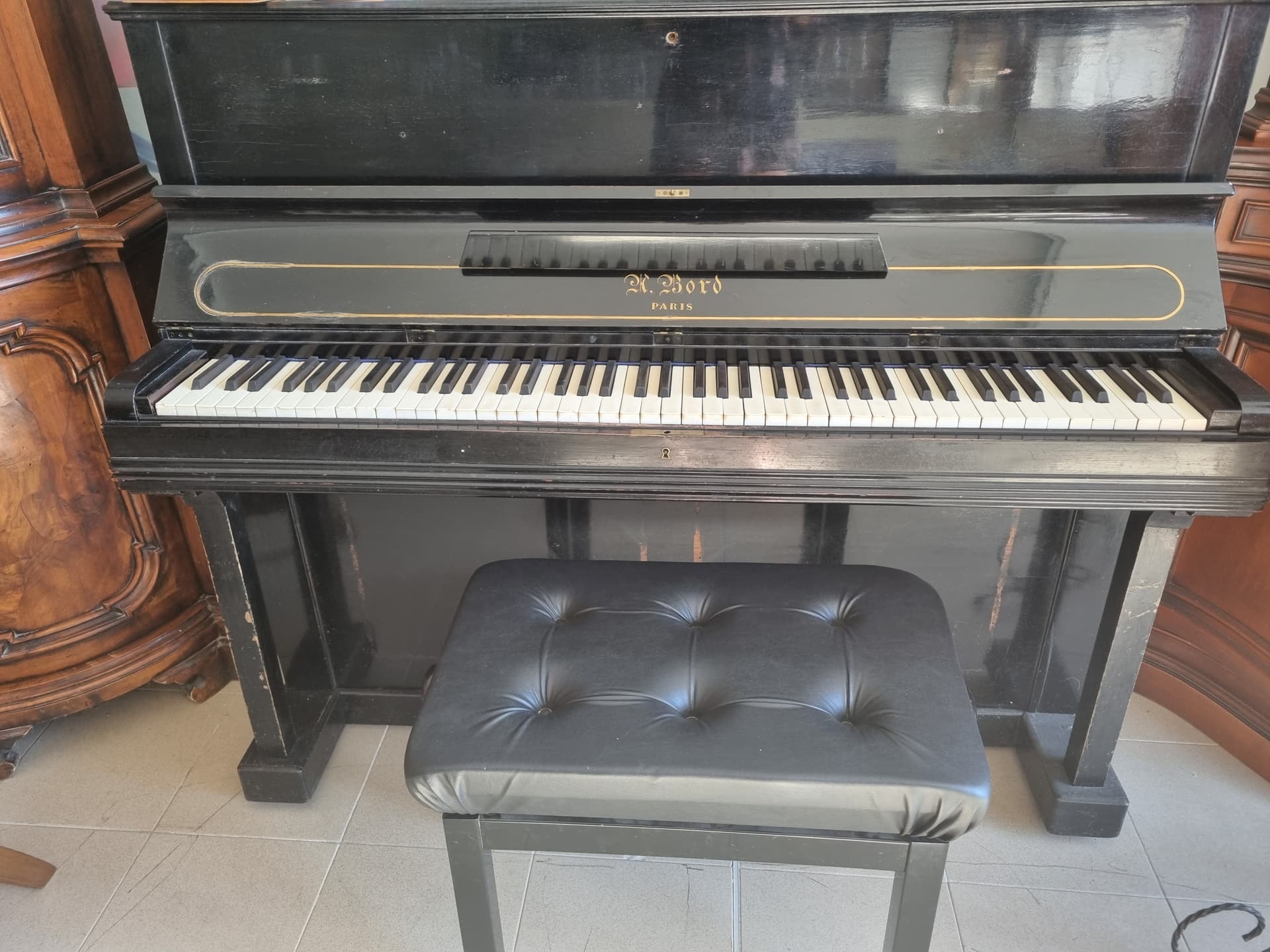 Pianoforte verticale antico Bord — Collezionismo usato a Vicenza, Mercatino di Daria (foto 1)