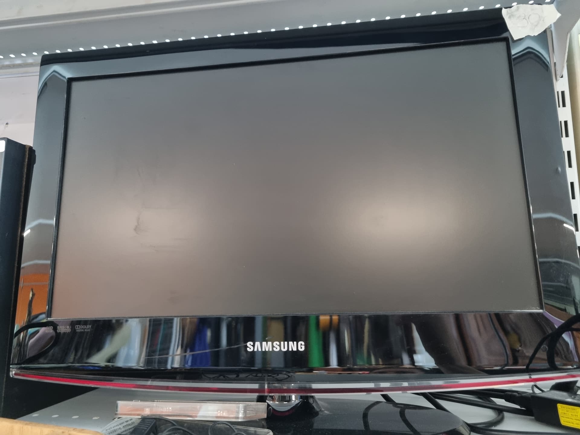 Televisore Samsung LCD 22 pollici — TV ed elettronica usato a Vicenza, Mercatino di Daria (foto 1)